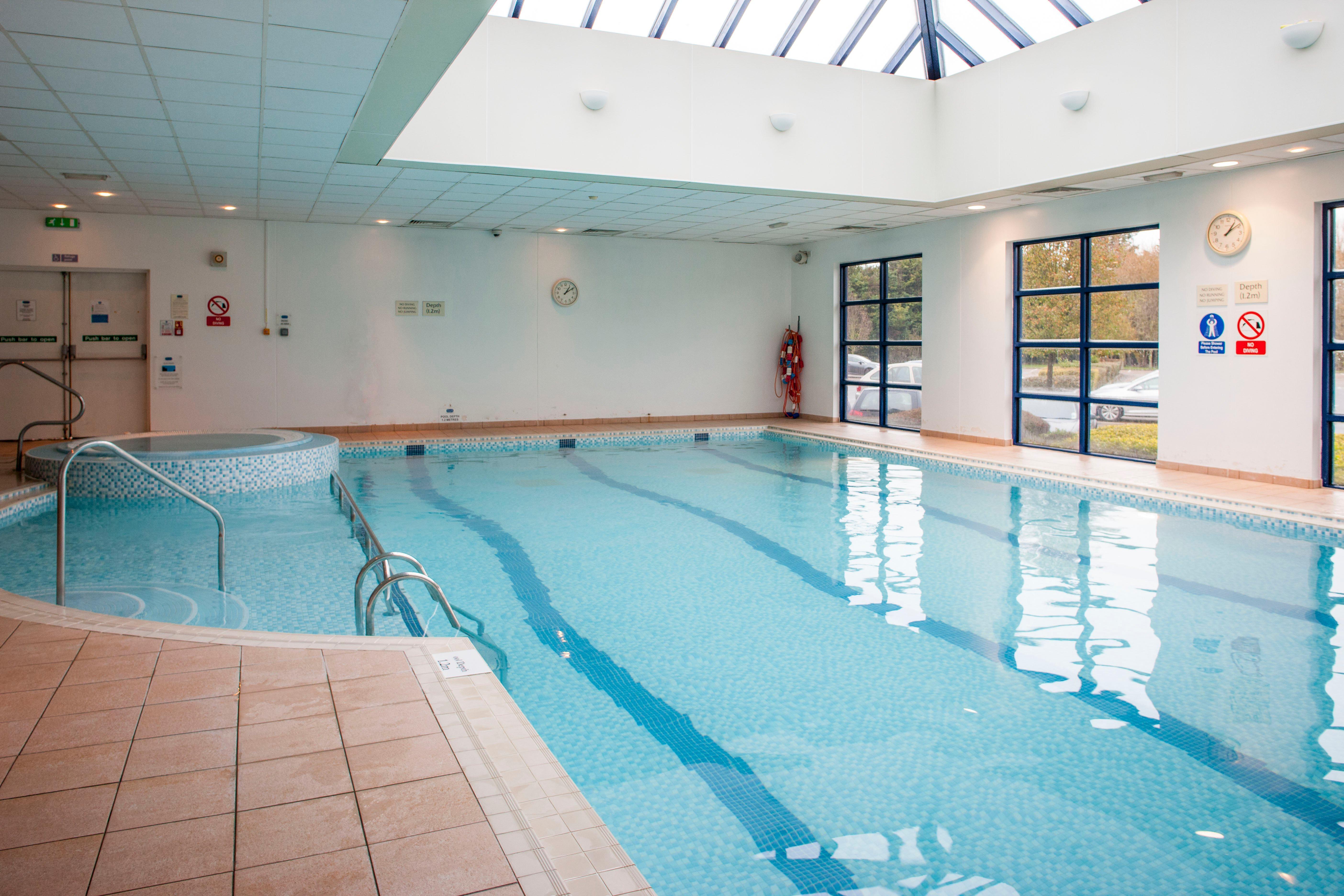 Holiday Inn London-Shepperton By Ihg Экстерьер фото