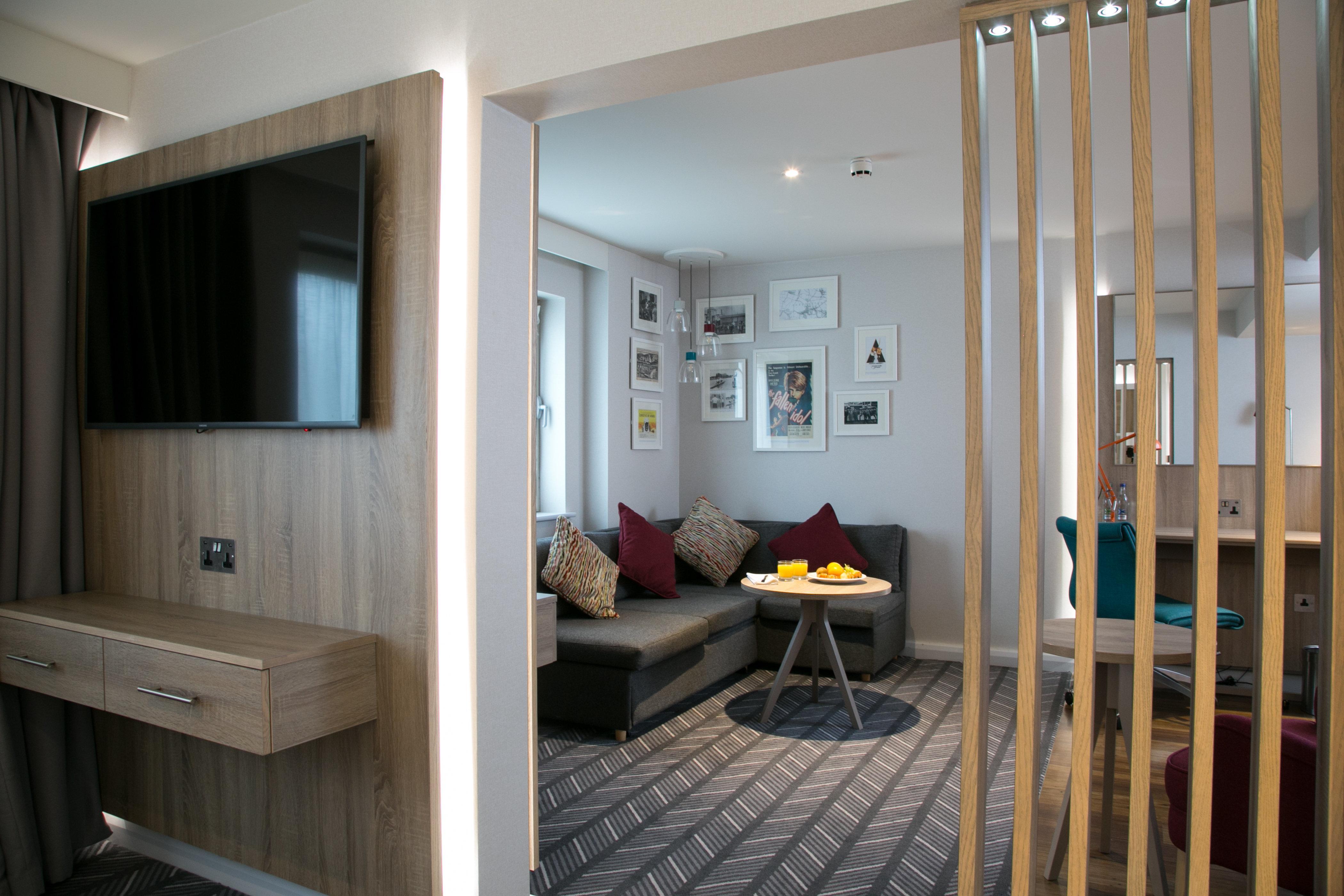 Holiday Inn London-Shepperton By Ihg Экстерьер фото