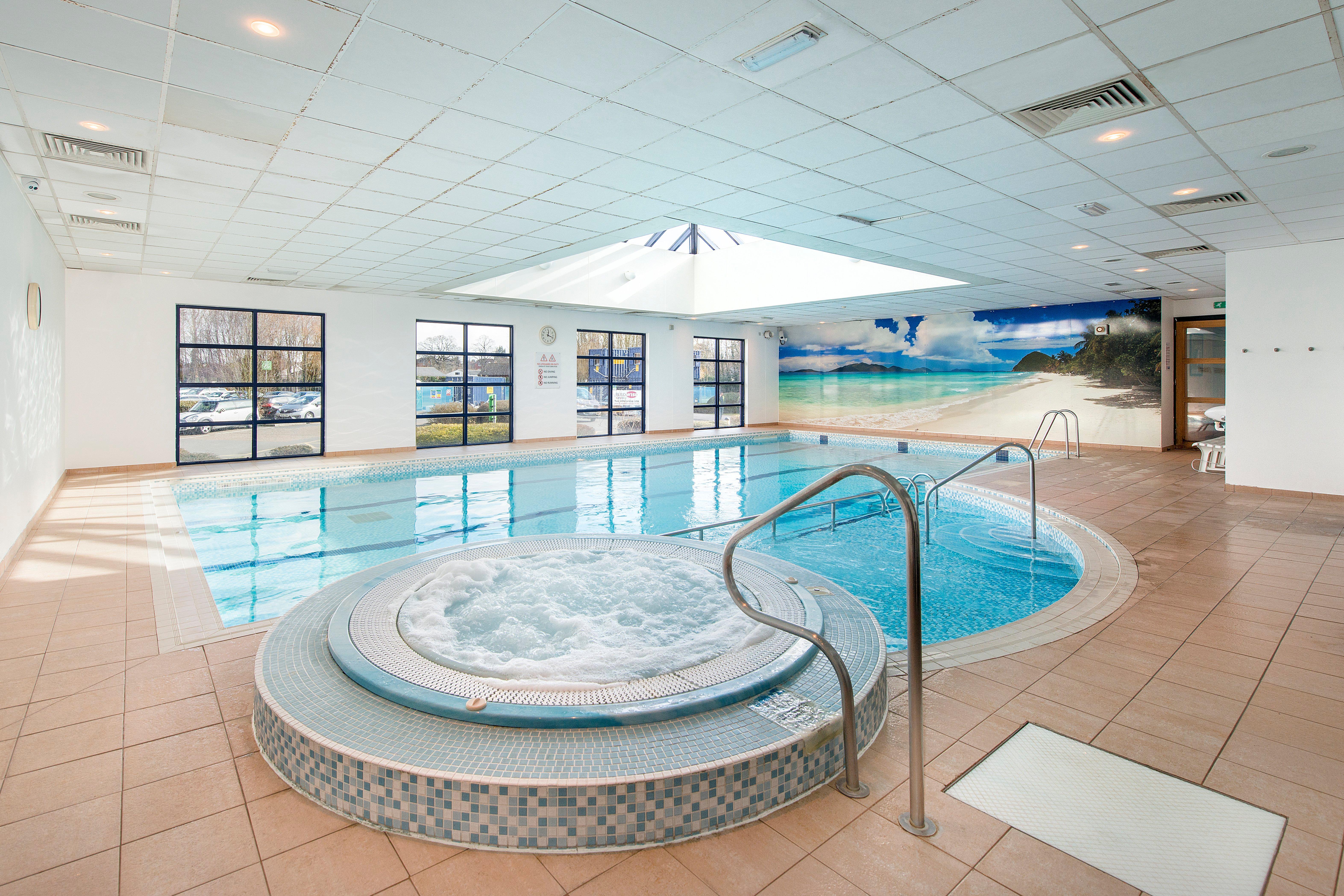 Holiday Inn London-Shepperton By Ihg Экстерьер фото