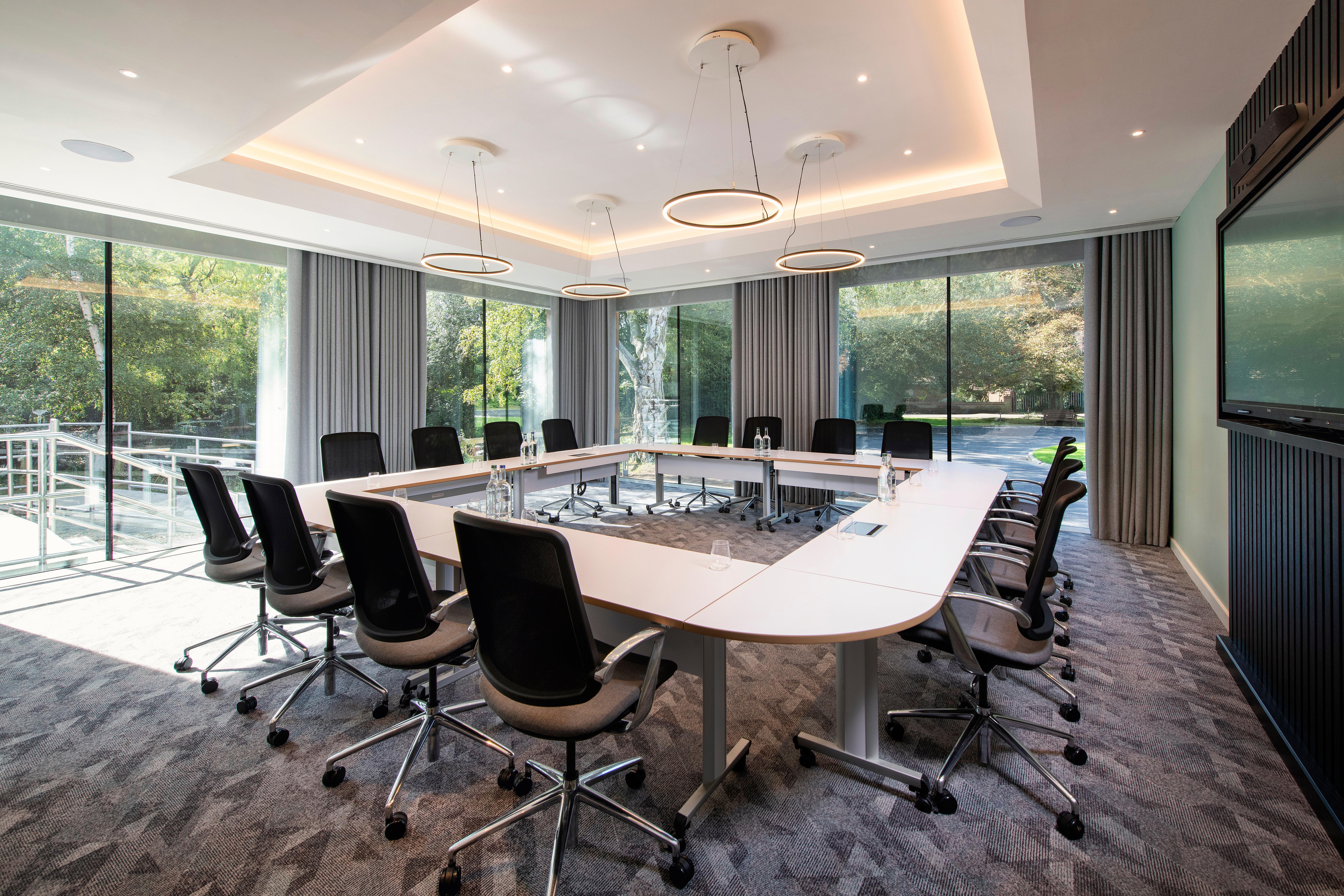 Holiday Inn London-Shepperton By Ihg Экстерьер фото