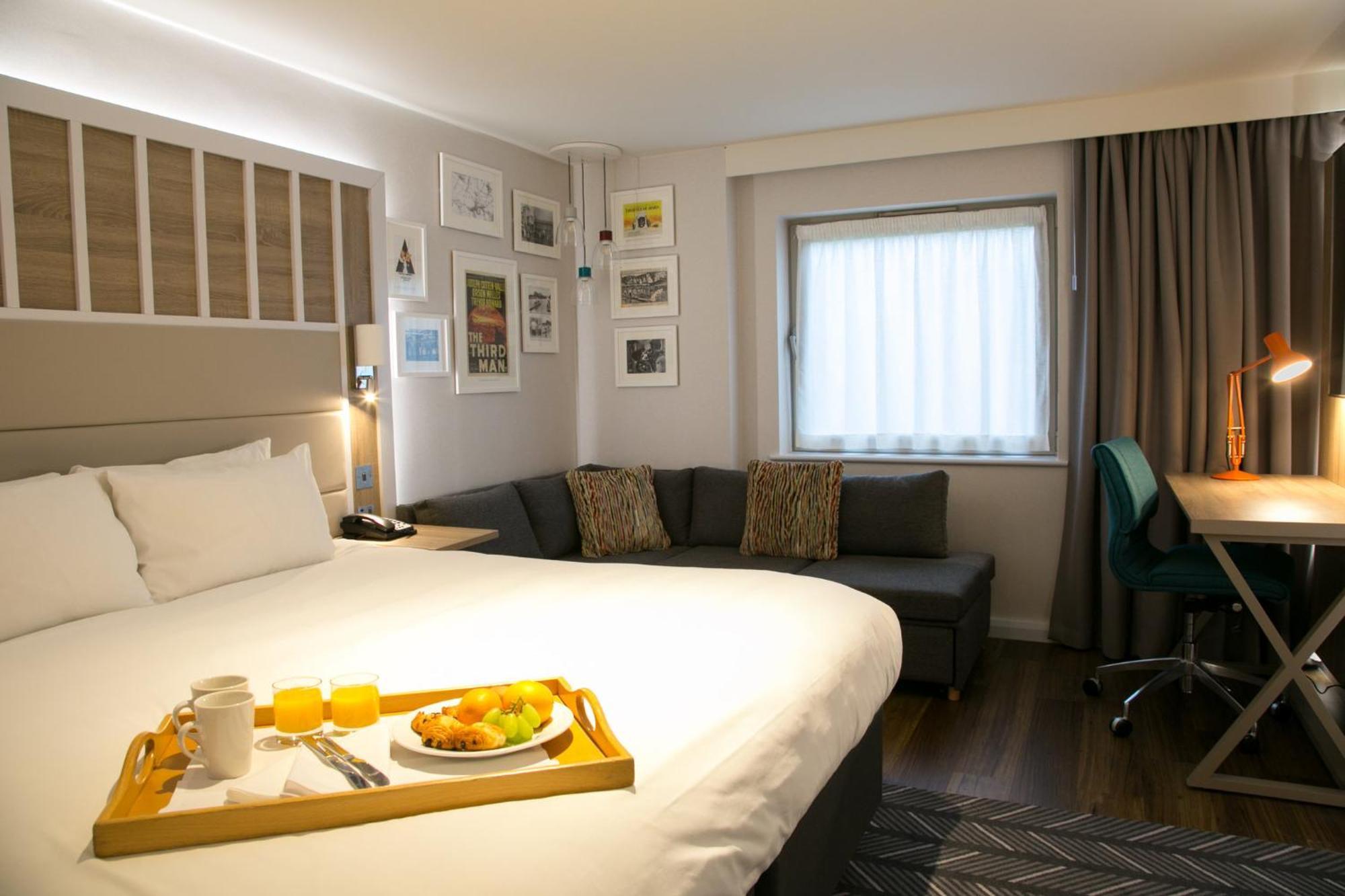 Holiday Inn London-Shepperton By Ihg Экстерьер фото